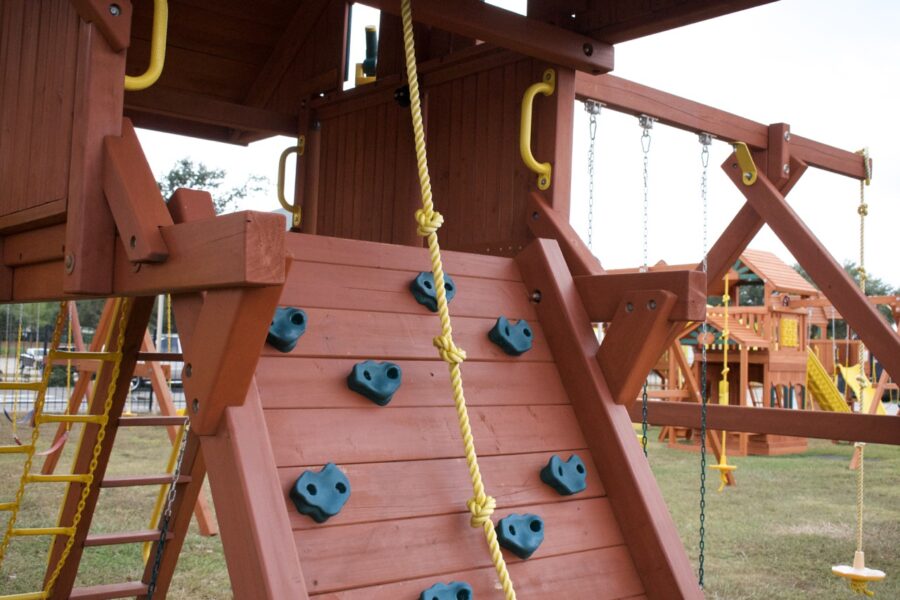 6.5 Jaguar Playcenter w/ Wood Roof, Treehouse Panels and Green DoubleWall Scoop Slide