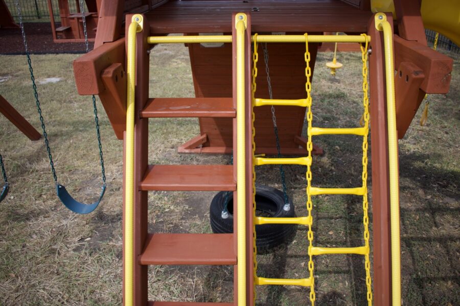 6.5 Jaguar Playcenter w/ Wood Roof, Treehouse Panels and Green DoubleWall Scoop Slide