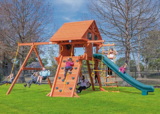 6.5 Jaguar Playcenter w/ Wood Roof, Treehouse Panels and Green DoubleWall Scoop Slide
