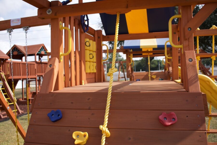 Parrot Island Playcenter w/ BYB Tarp and Yellow Wave Slide