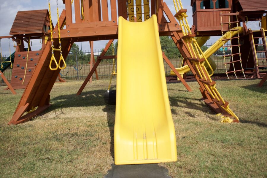 Parrot Island Playcenter w/ BYB Tarp and Yellow Wave Slide