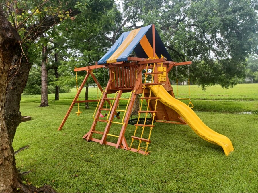 Parrot Island Playcenter with Tarp Installed 4