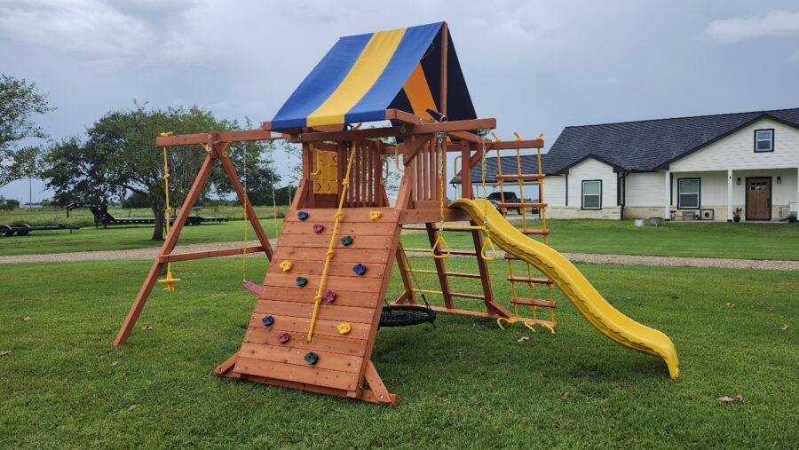 Parrot Island Playcenter with Tarp Installed 7