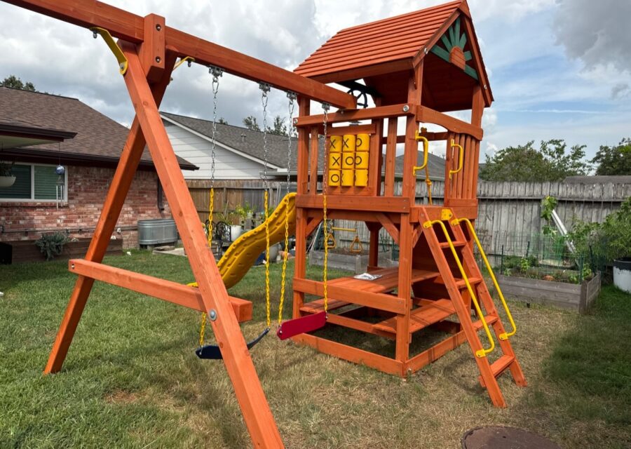 Parrot Island Fort w:Wood Roof Installed 4