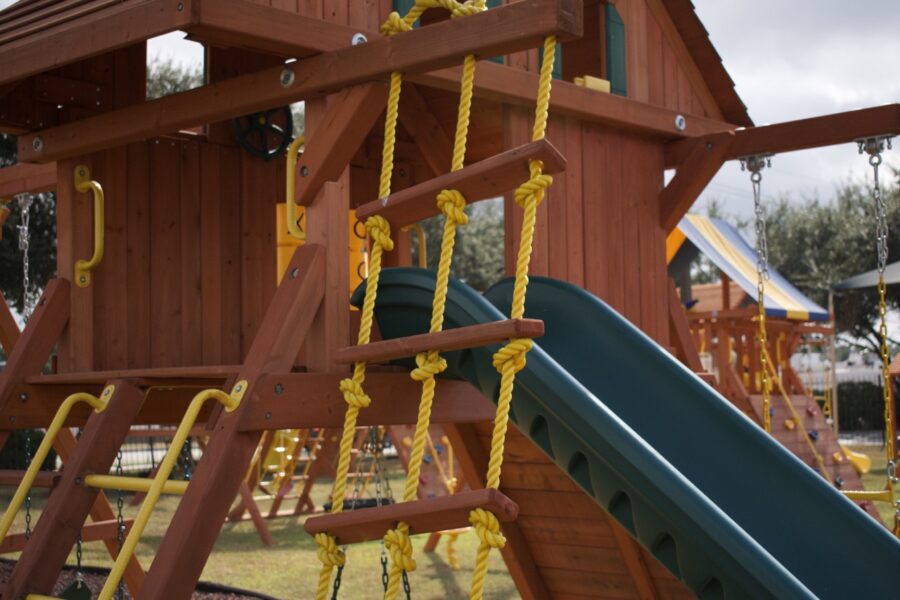 Parrot Island Playcenter XL w/ Wood Roof, Treehouse Panels and Green Scoop Slide