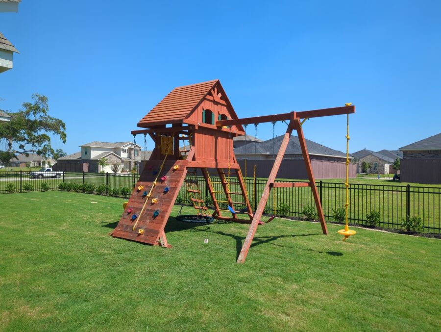 Parrot Island Playcenter XL with Treehouse Panels Installed 3