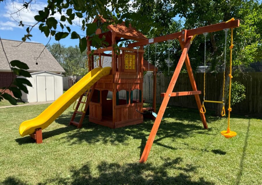 Parrot Island Fort XL Wood Roof, Snack Bar & Playhouse Panels Installed 2