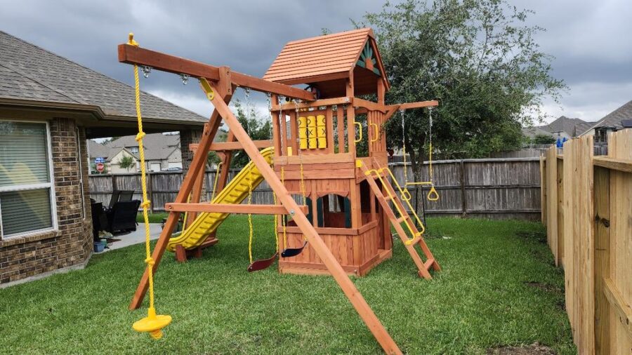 Parrot Island Fort XL Wood Roof, Snack Bar & Playhouse Panels Installed 4