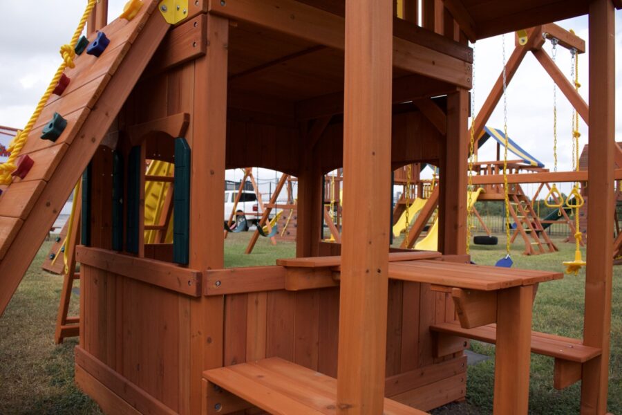 Parrot Island Fort w/Wood Roof, Snack Bar & Playhouse Panels